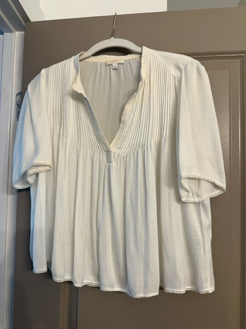 Wilfred Cream Pintuck V-Neck Blouse